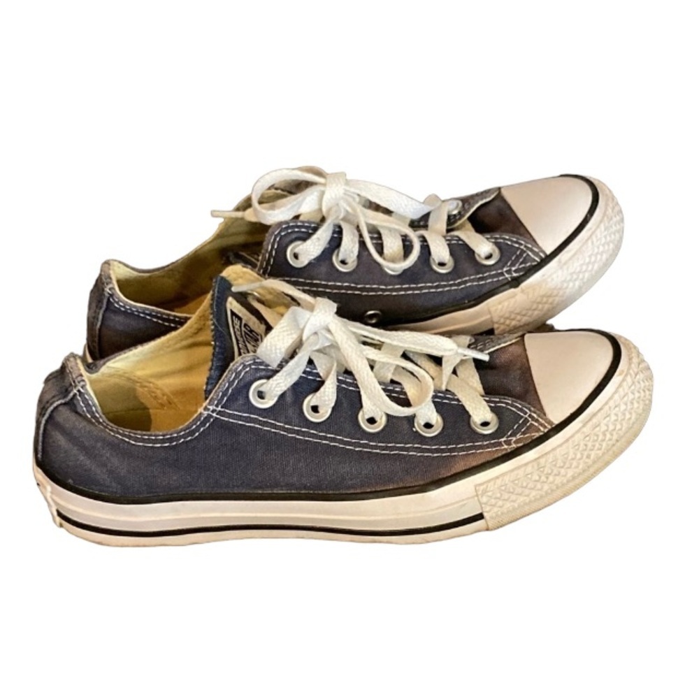 SOLD🖤 Converse - Women’s Low Sneaker - Picture 4 of 8